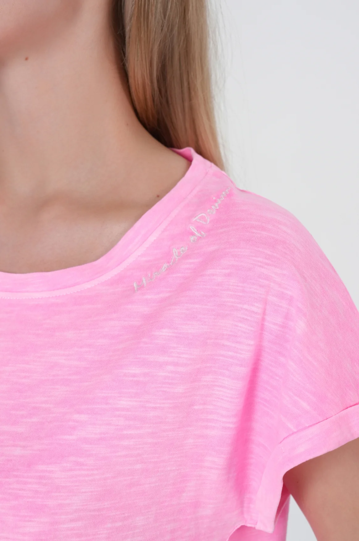 Anna T-Shirt | Neon Pink - Image 5