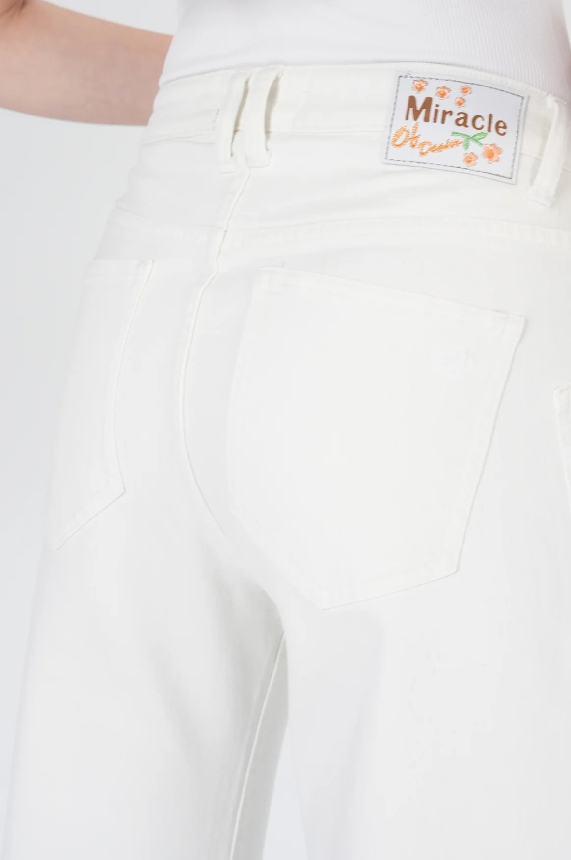 Clara Barrel | White - Image 5