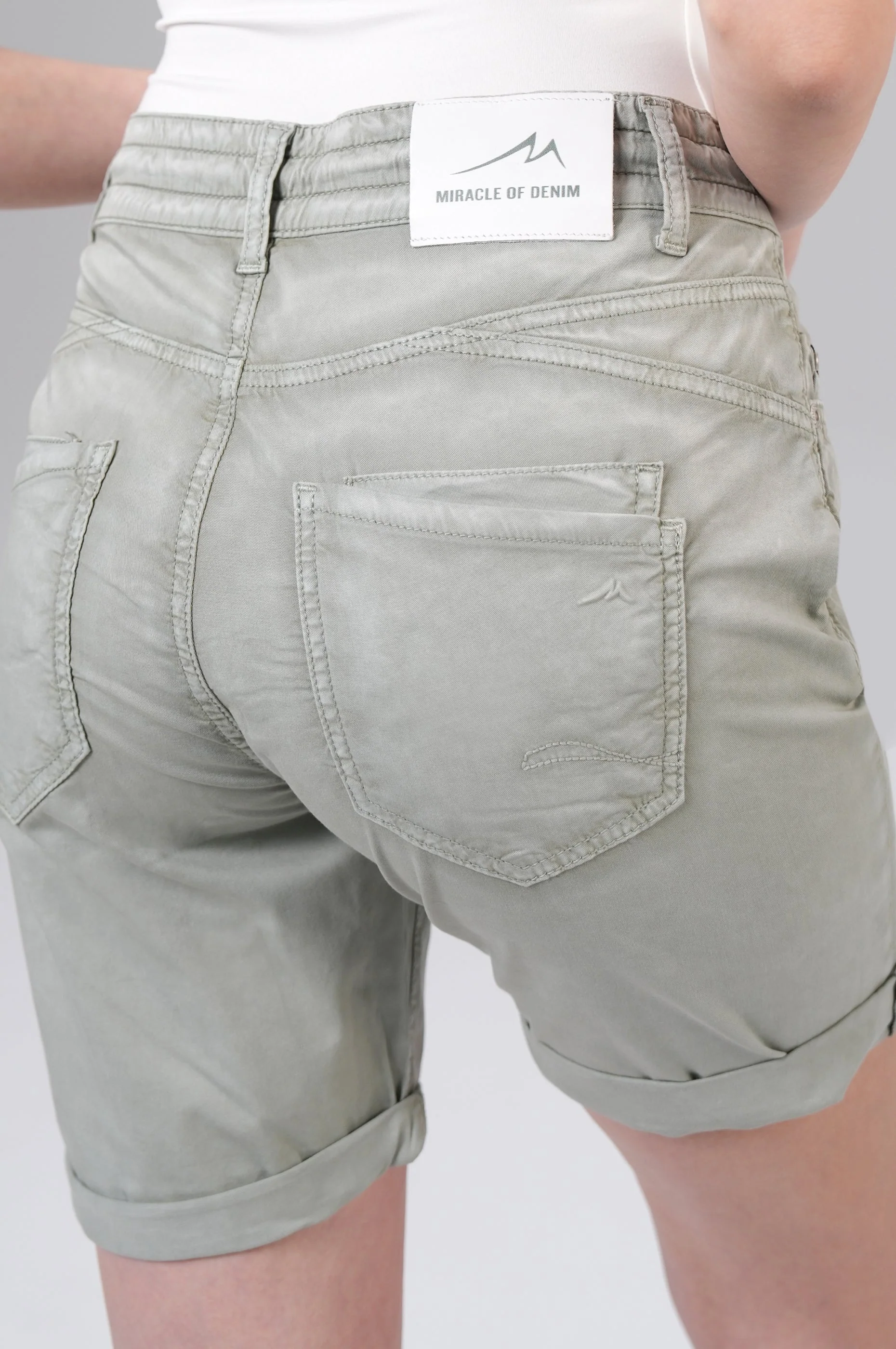 Dora Shorts | Olive - Image 6
