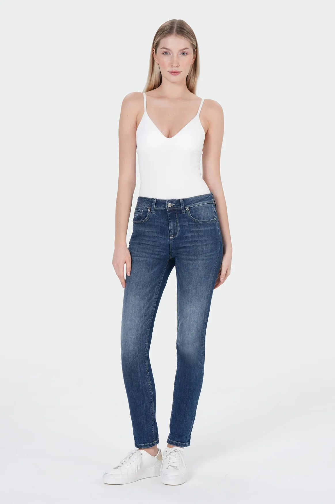 Monika Slim | Fame Blue