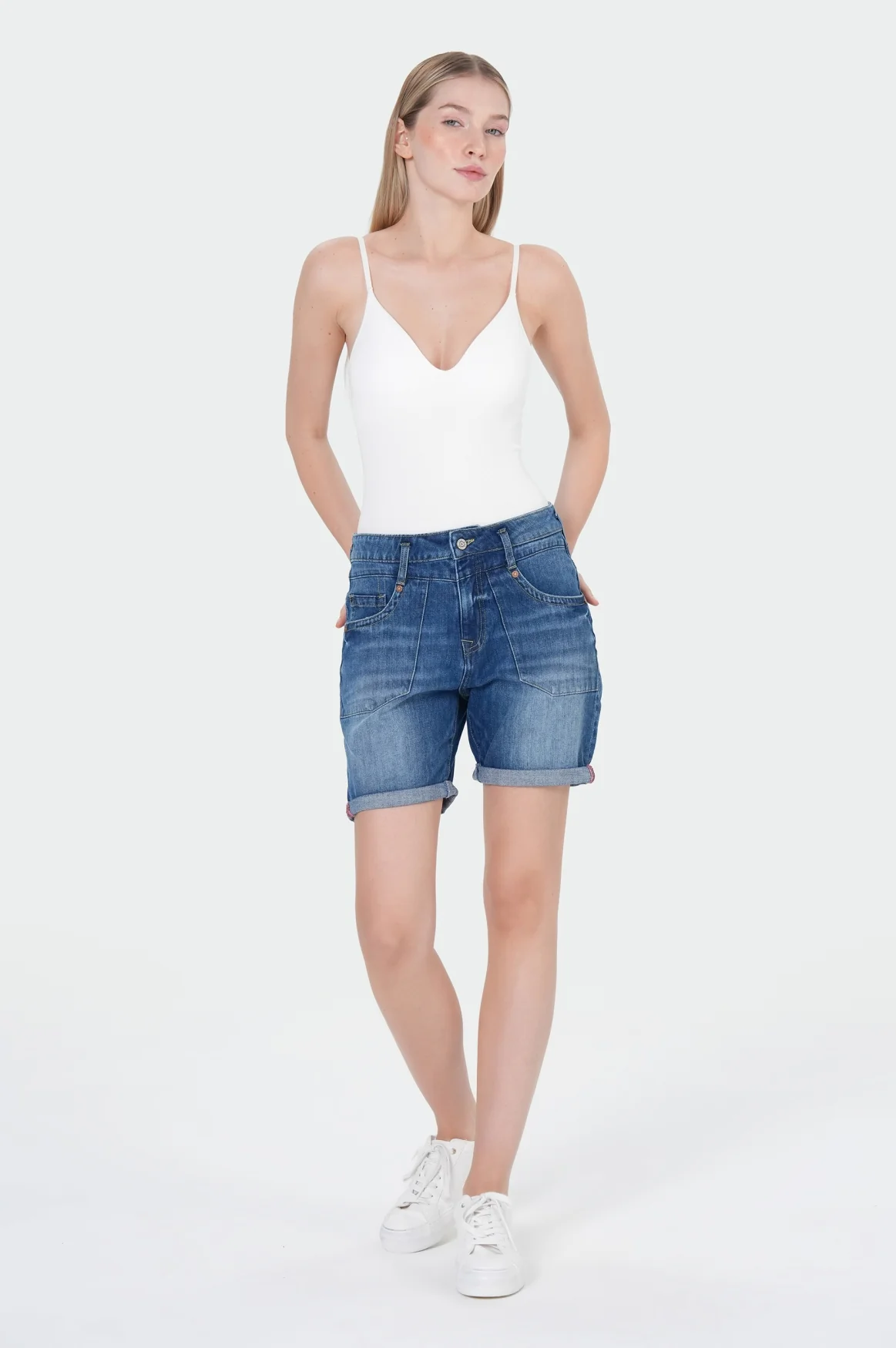 Nini Shorts | Fair Blue