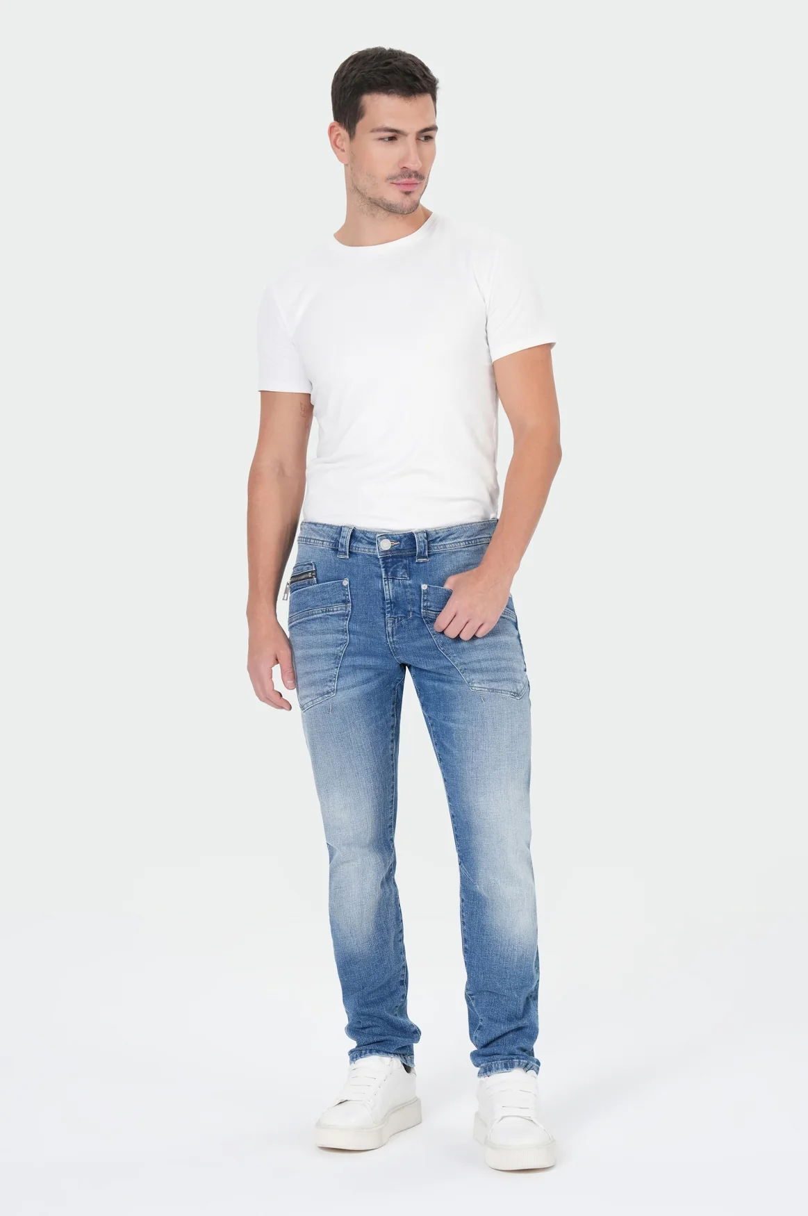 Pablo Regular | Flutte Blue