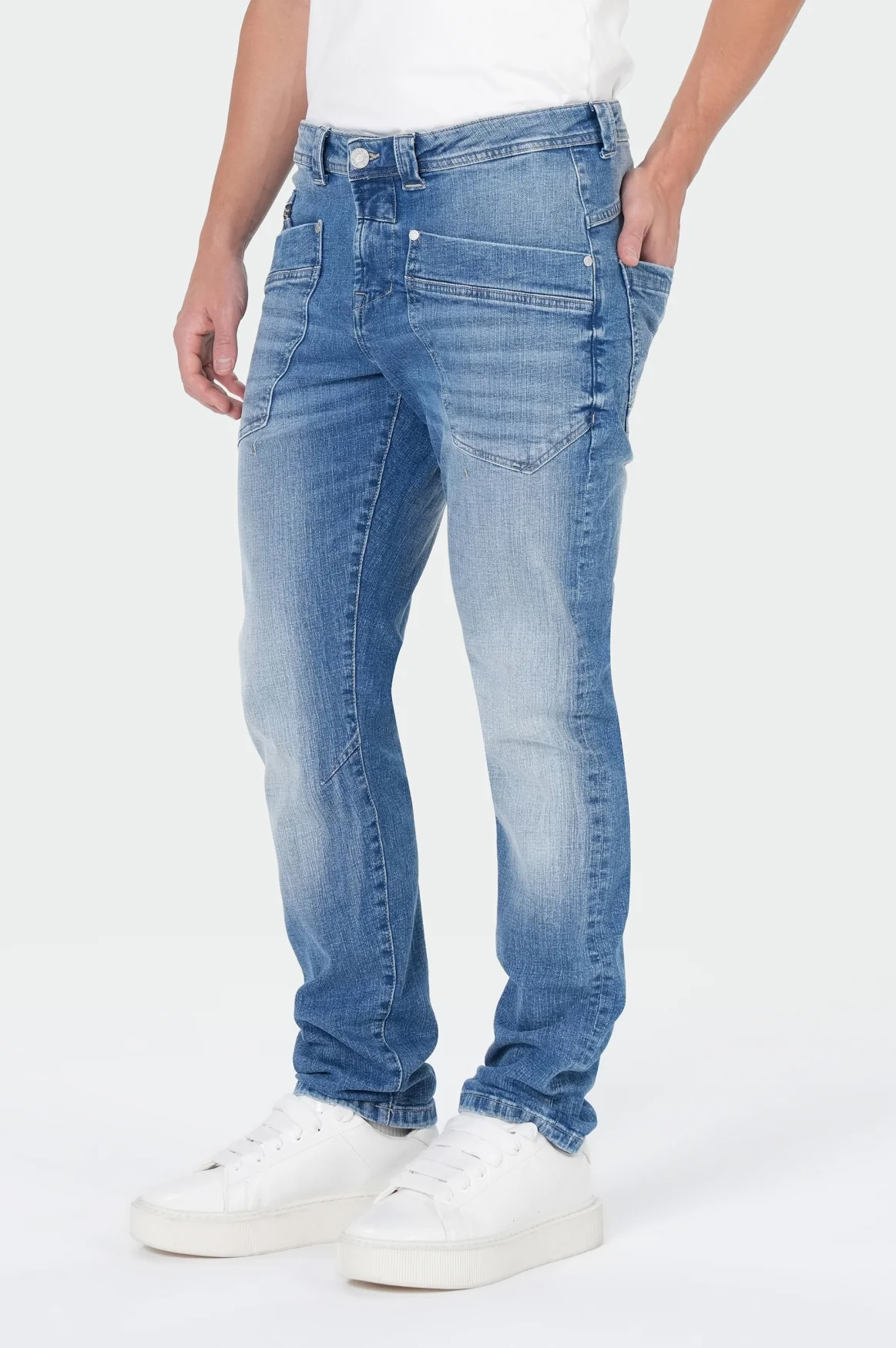 Pablo Regular | Flutte Blue - Image 3