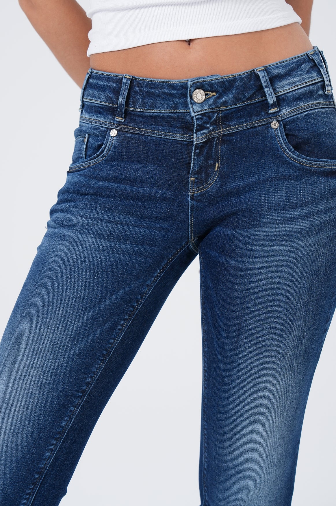 REA Regular | Entitle Blue - Image 6