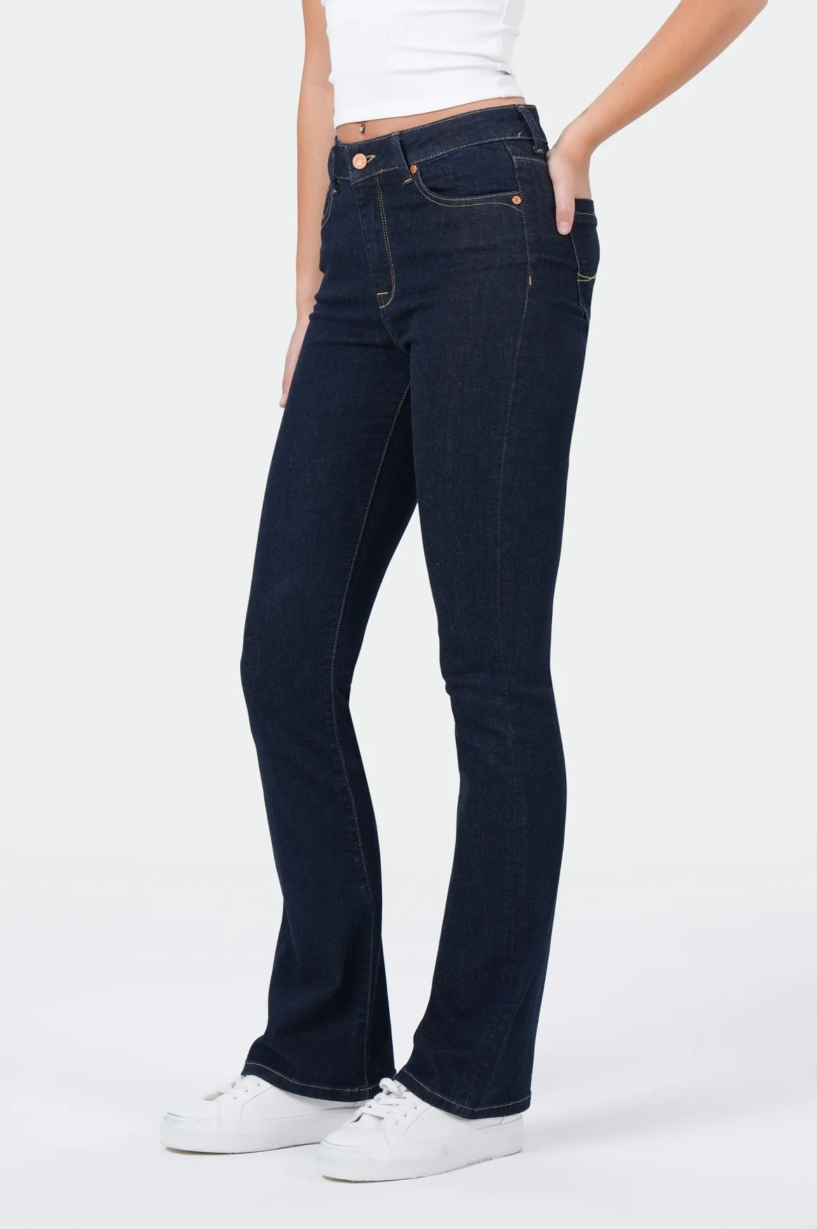 Sina Bootcut | Rinse Wash - Image 3