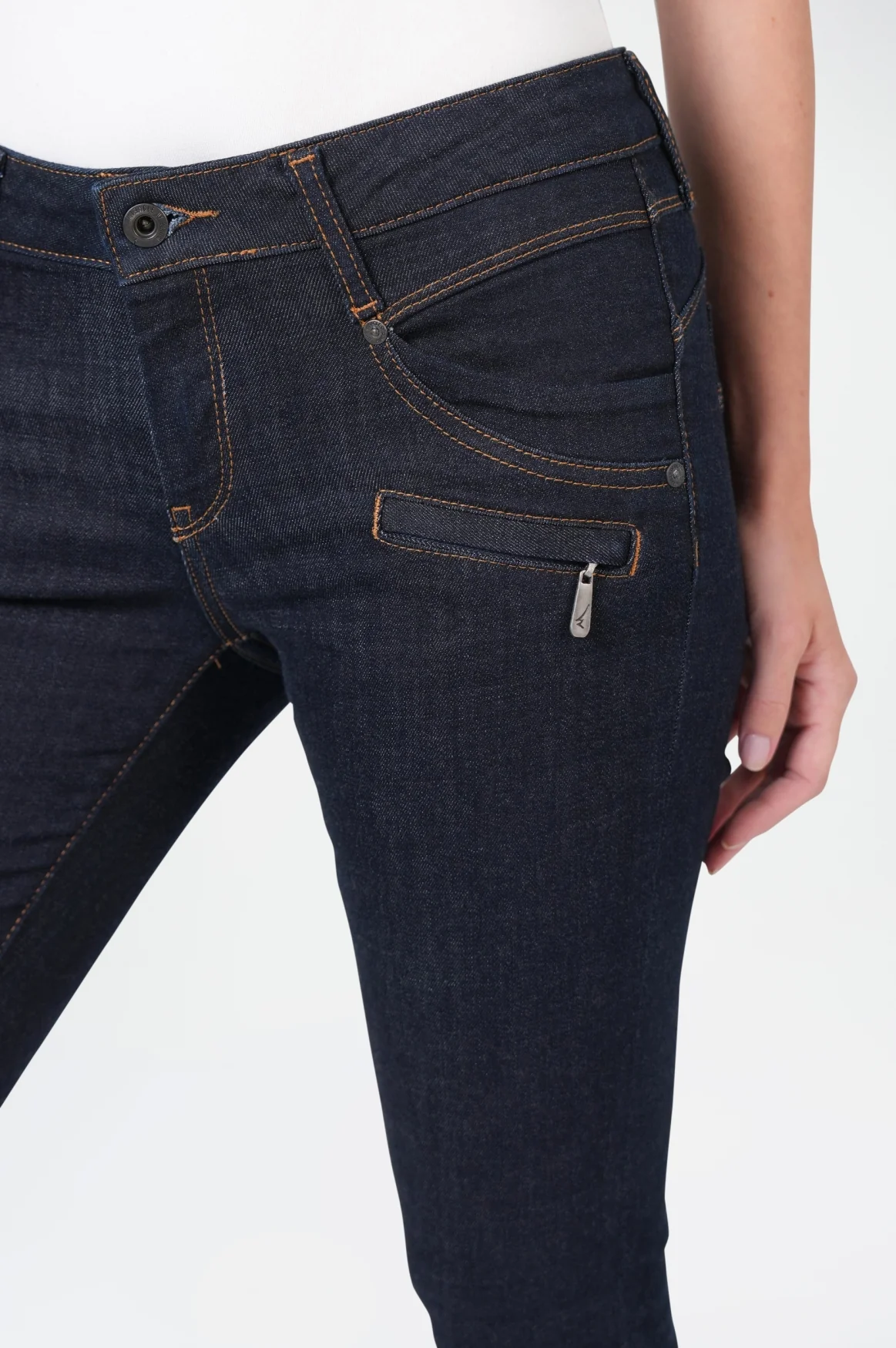 SUZY Skinny Fit | Raw Denim - Image 6