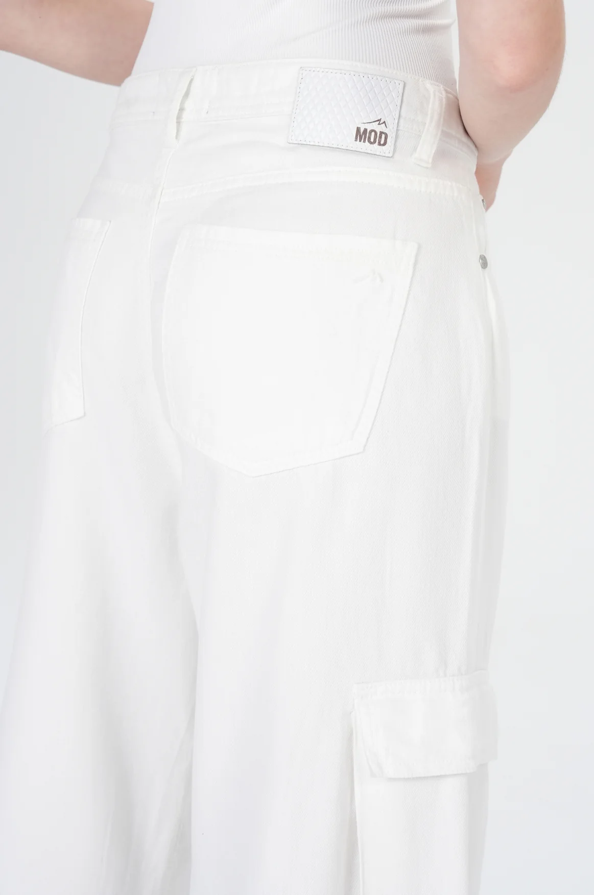 Vivien Balloon | White - Image 5