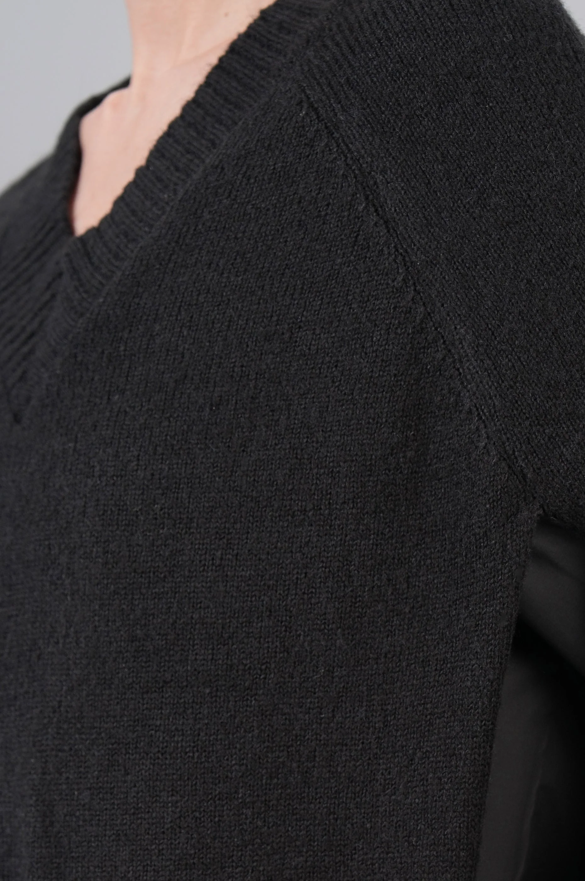 Anna Pullover | Black - Image 4